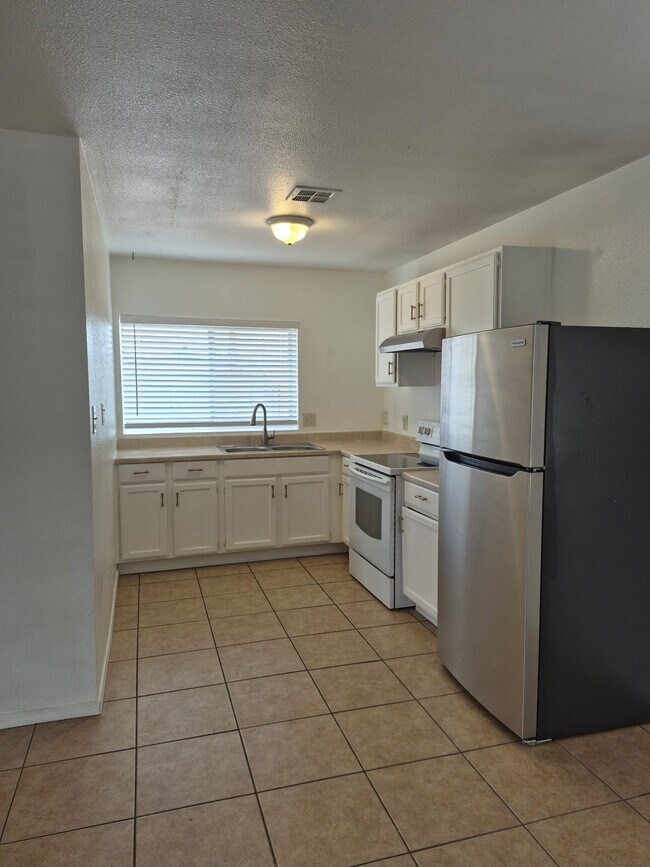 Photo - 2504 E Mobile Ln Unidad Duplicate of 2