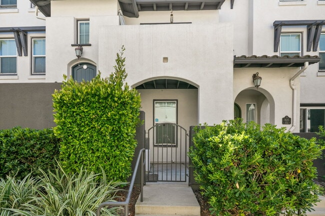 Building Photo - 1625 Filaree Dr