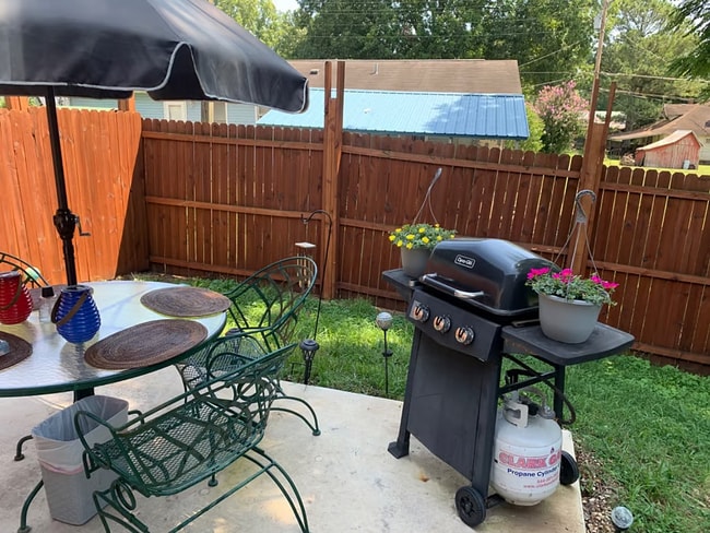 Photo - 204-204 Elliott Wy House