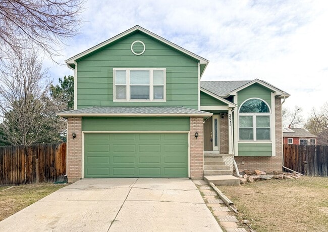Building Photo - Single-Family Home in Littleton!