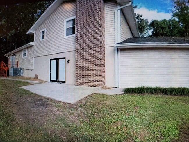 Photo - 1101 Burning Tree Ln