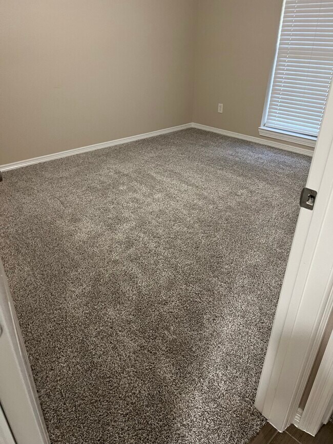 Photo - 2616 N Woodloch St