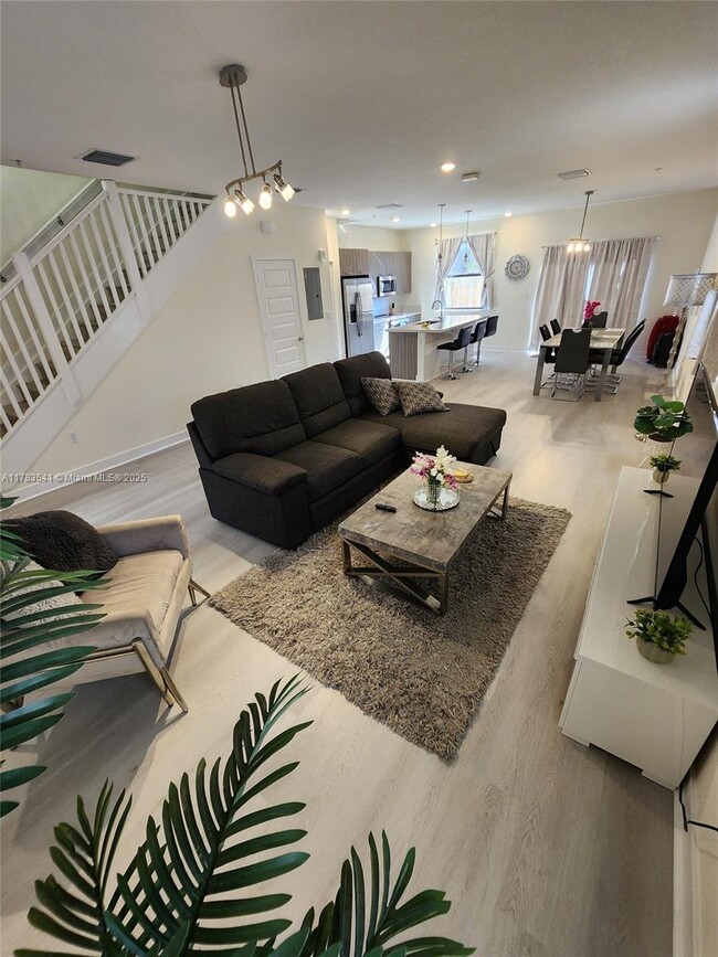 Photo - 10407 NW 82nd St Unidad 12 Rental