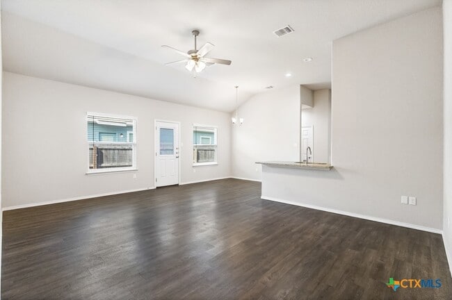 Photo - 636 Heathers Wy