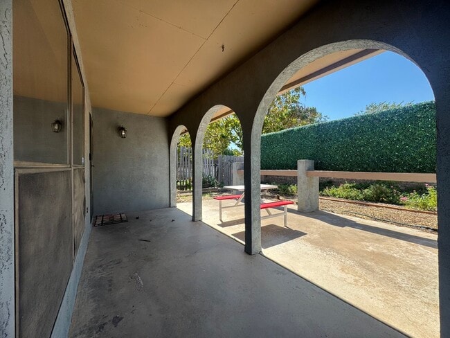 Photo - 836 Agate Rd