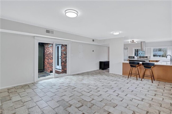 Photo - 5045 Chestnut Forest Ln