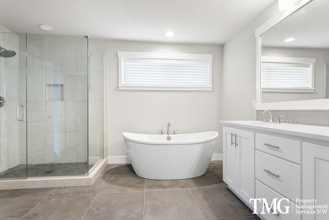 1607 NE 37th Ave