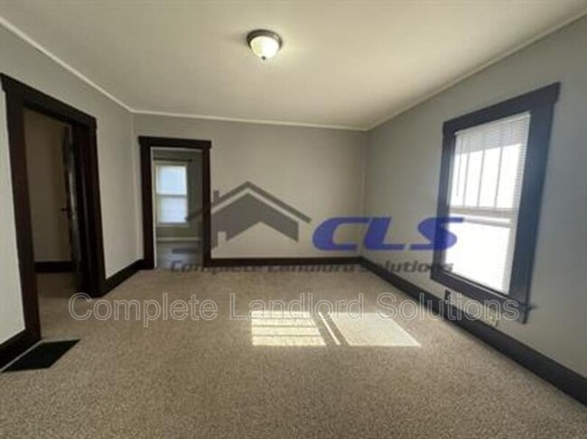 Photo - 1526 Woodley Ave