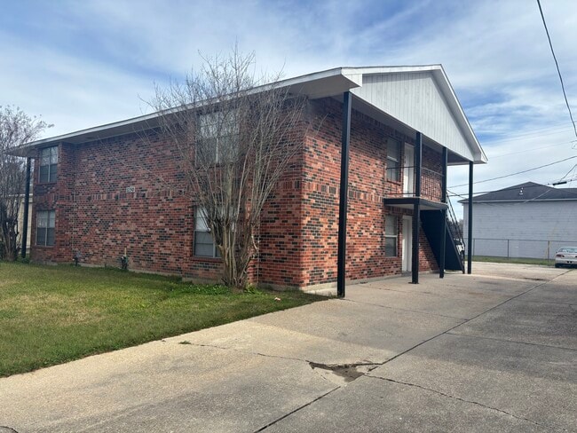 Building Photo - 1150 Shilo Ave Unit B