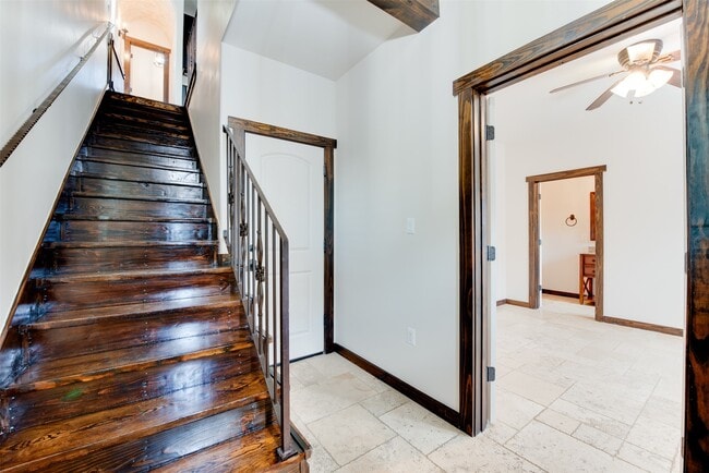 Photo - 905 W 22nd St