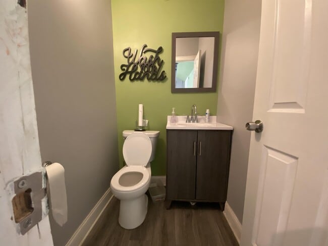 5742 W Chicago Ave Unit 1 E - Commercial Space