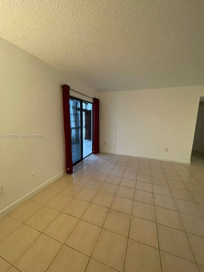 Photo - 809 NE 199th St Unit 105-7