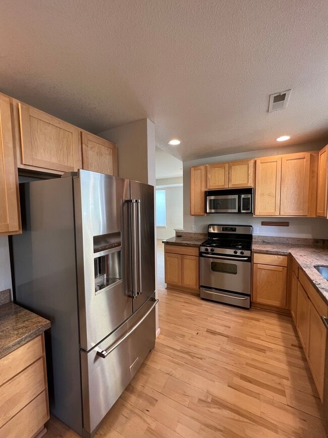 Photo - Light filled 3 bed, 3 bath townhome in North Boulder Holiday Neighborhood