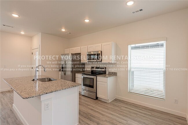 Photo - 621 St Charles Pl