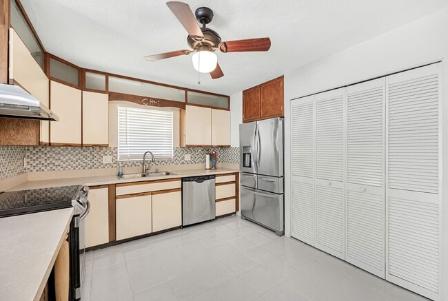 Photo - 2 Bedroom 2 bath Pool Home in Naples park
