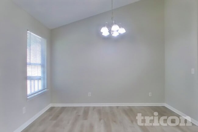 5733 Partin Ln