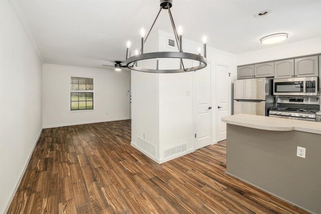 Photo - 204 Northwest Dr Unidad F