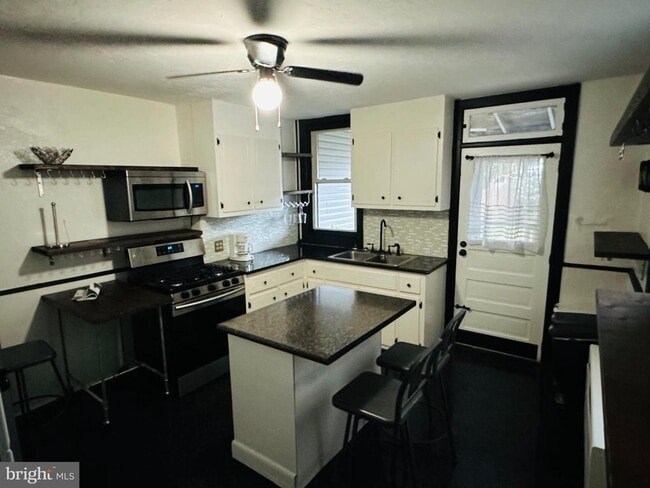 Photo - 236 E Middle St