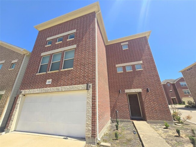 Building Photo - 11511 S Main St Rental