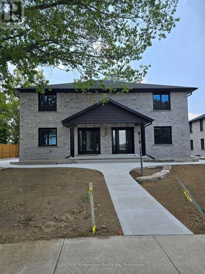 Photo - 70 Queen St Unité 101,102