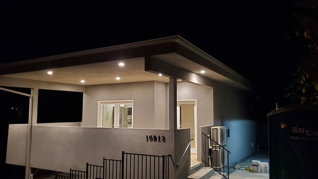 Building Photo - 10913 Sunray Pl