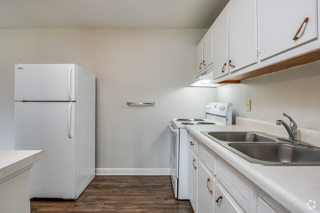 2BR, 1BA - 950SF - Premium Kitchen