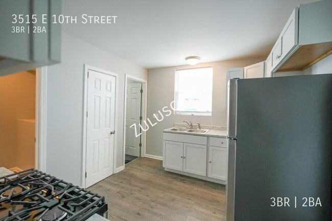 Photo - 3515 E 10th St