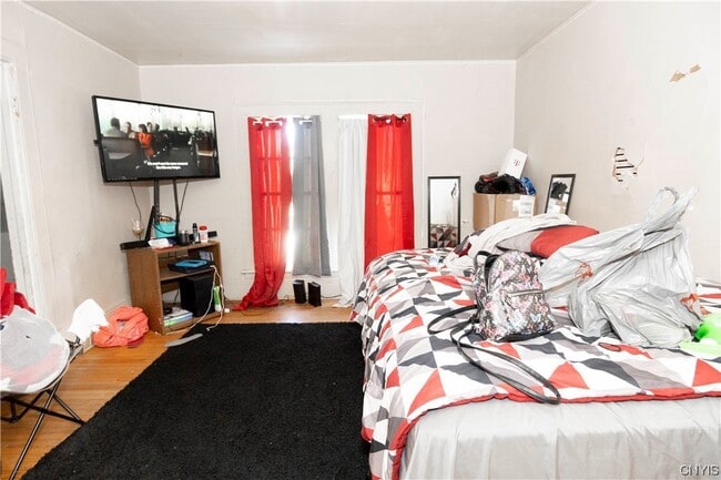 Living Room setup as bedroom - 525 Tallman St