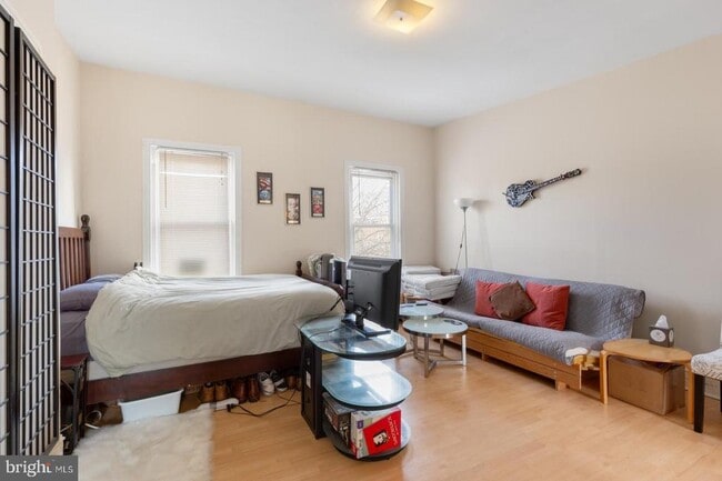 Building Photo - 1804 Fairmount Ave Unit 3