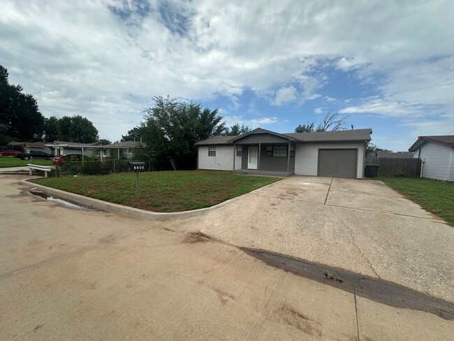Photo - 3 bed, 1 bath, 1 car garage