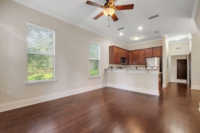 Photo - 380 E Bradford Rd