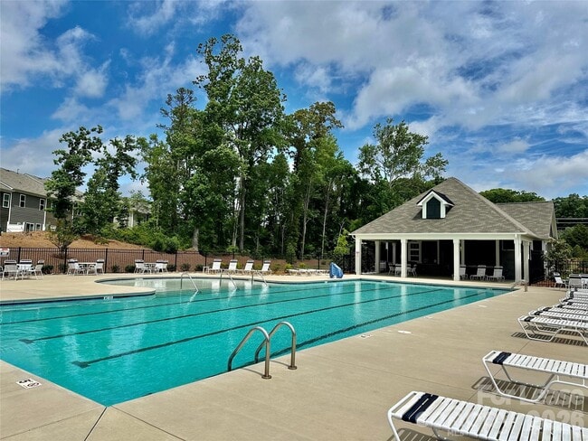 Photo - 8116 Ramsburg Dr