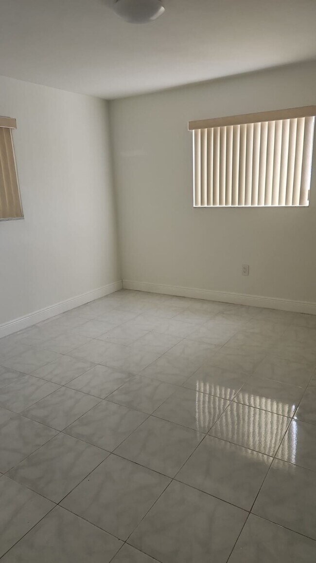 3255 NW 99th St Unit Apartmentefficiency Miami, FL