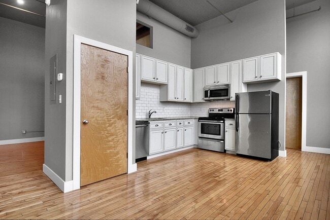 Photo - Skin that Sparkles Unit 18-718