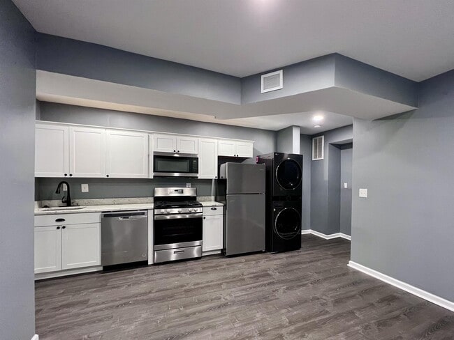 Photo - 1329 Adams St NE