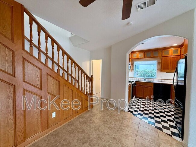 4734 E Mountain View Dr Unit 1
