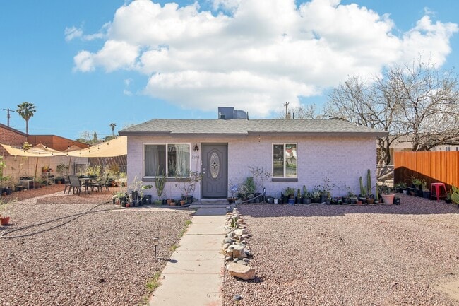 Photo - 2108 S Hemlock House