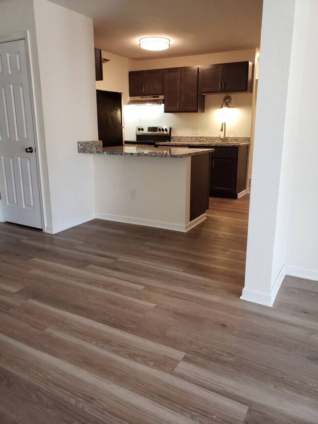 Photo - Coopers Court