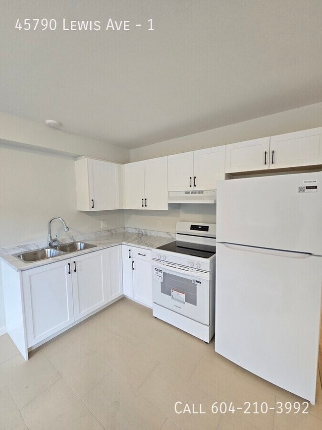 Building Photo - Brand New Unit 1