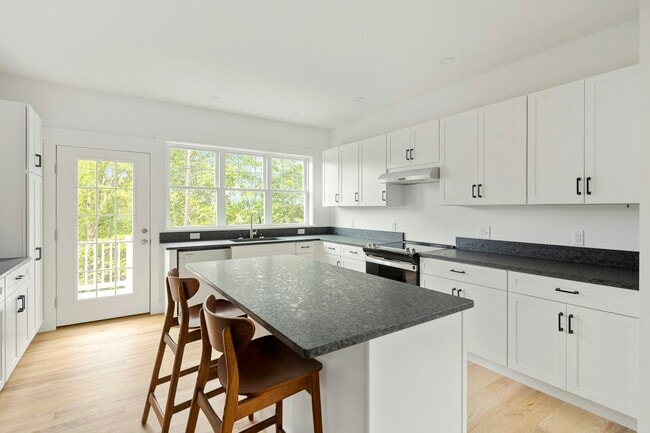 Photo - 2 Honey Hill Ln