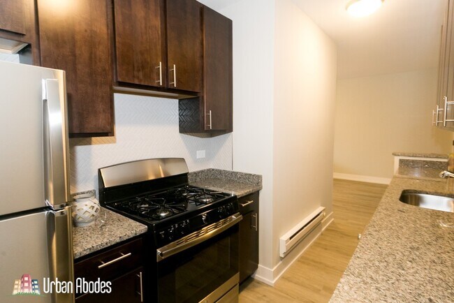 Photo - 703 W Brompton Ave Unit A01C