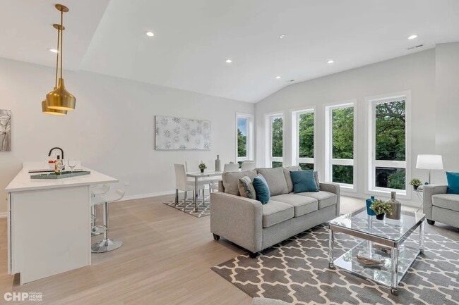 Photo - 5434 S Michigan Ave Unidad 2