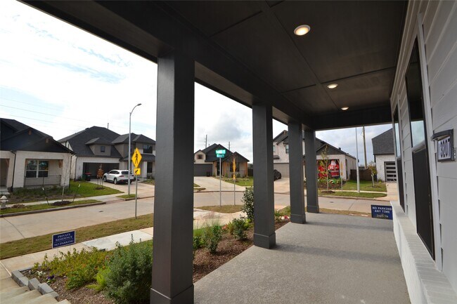 Photo - 3207 Kindred Wy