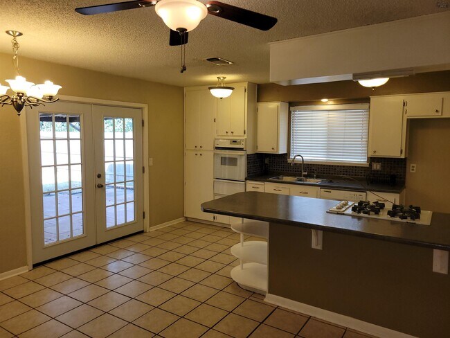 Photo - 4824 Big Bend Dr