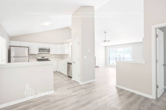 Photo - 731 Marble Arch Ave