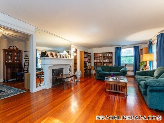Building Photo - 30 Stetson St Rental