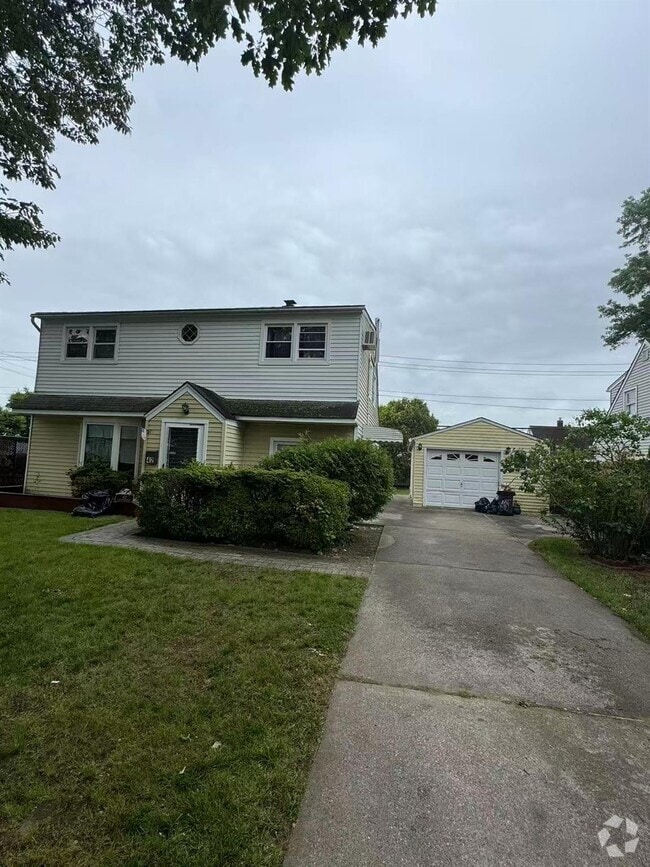 Building Photo - 42 Hollyhock Rd Rental