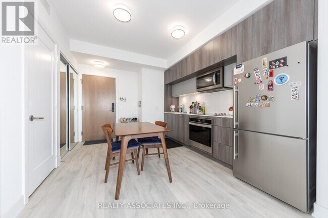 Photo - 585 Bloor St E Unit 2817