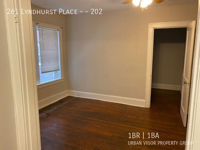 Photo - 261 Lyndhurst Pl Unit 202