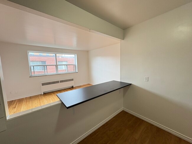 Photo - Spacious 2 Bedroom Steps to Upper James Unit 320